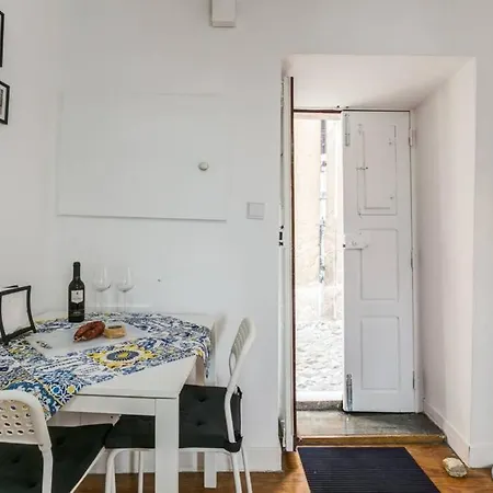 Like A Local @ Alfama Studio Lissabon
